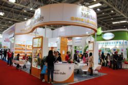 ����չ��