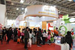 ����չ��